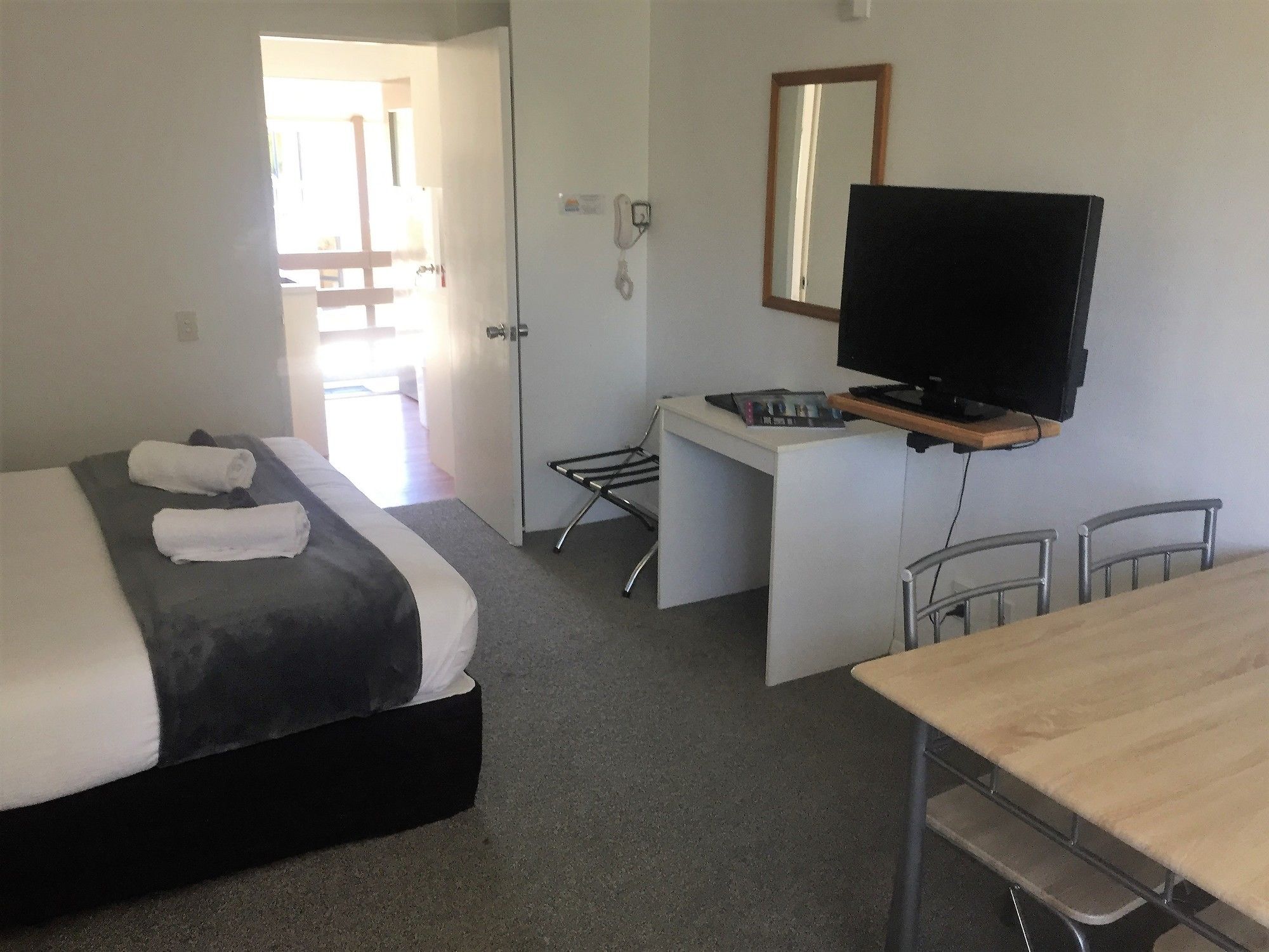 Fairway Motel & Apartments Wanaka Exterior photo